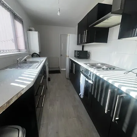 Spacious 3 Bedroom Free Parking * Middlesbrough